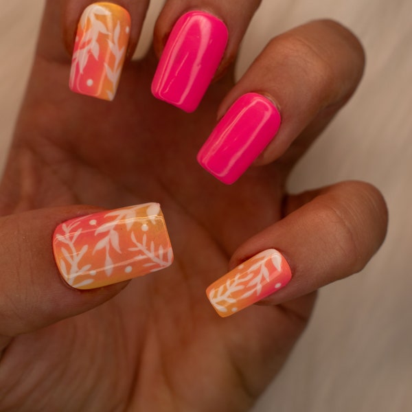 Pink and orange ombré press on nails|summer press on nails|beachy press on nails