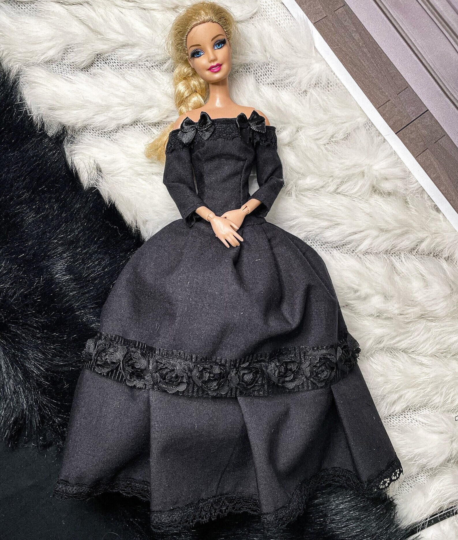 ビクトリア朝風の黒の婦人ドレス、ファッション、11.5インチ、30cm