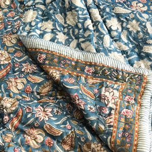 Blue Block Print Quilt – Reversible Handmade Cotton Jaipuri Razai – King Size Floral Throw Cotton Blanket – Indian Bedspread & Boho Bedding