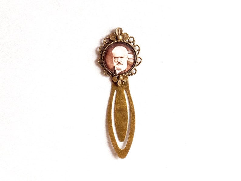 Marque page avec portrait de Victor Hugo, clip livre cabochon en verre avec célèbre auteur français, cadeau pour lecteurs, cadeau littérature image 3