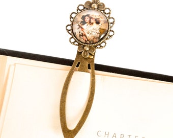Reading ladies bookmark with vintage painting, ideal gift for book-loving friend