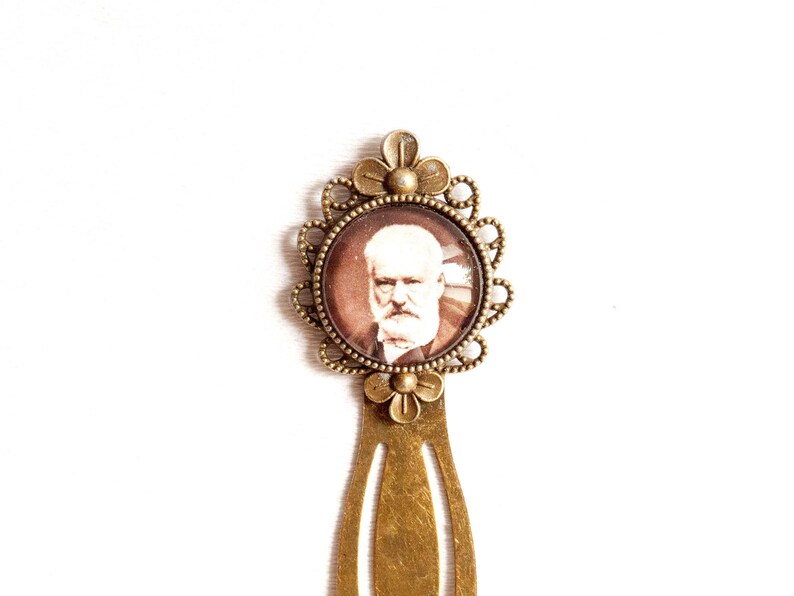 Marque page avec portrait de Victor Hugo, clip livre cabochon en verre avec célèbre auteur français, cadeau pour lecteurs, cadeau littérature image 2