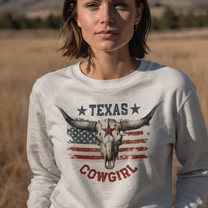 Texas Cowgirl Longhorn Sweatshirt Unisex Bulle Skull Schädel US-Flagge wilder Westen vintage retro Western Country Geschenk Frauen 497BPS1 image 1