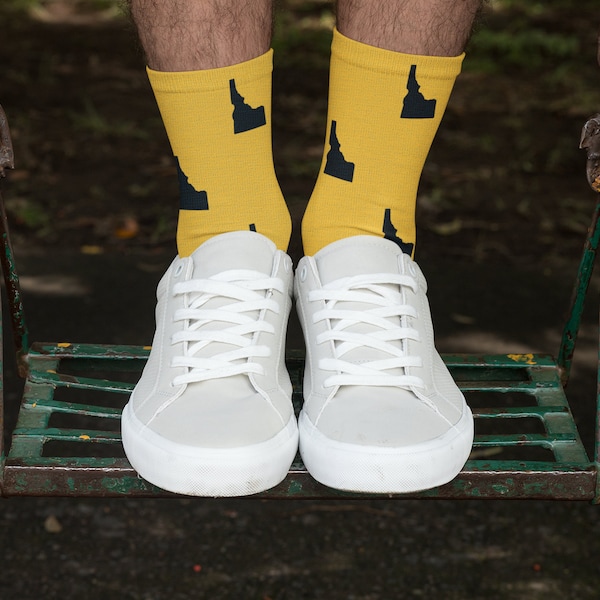 Idaho Game Day Outfit Socks for Men and Women Socks for Fans College Acceptance Graduate Alumni Gift Socks for Groomsmen Fathers Day Gift