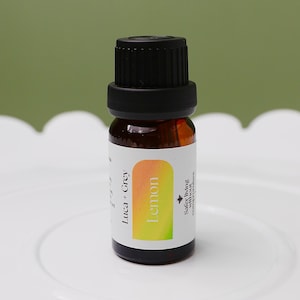 Pure Lemon Essential Oil, Organic Therapeutic Grade Aromatherapy Oil for Diffuser, Skin Care, Natural Cleaning -Fresh Citrus Oil for Massage