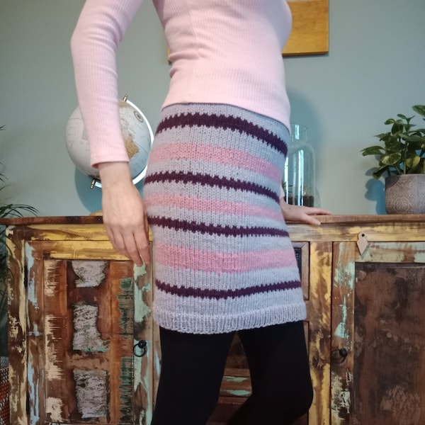 Skirt knitting pattern , winter ,spring, beginner friendly, tutorial, PDF download, pencil skirt shape, easy to make and fit