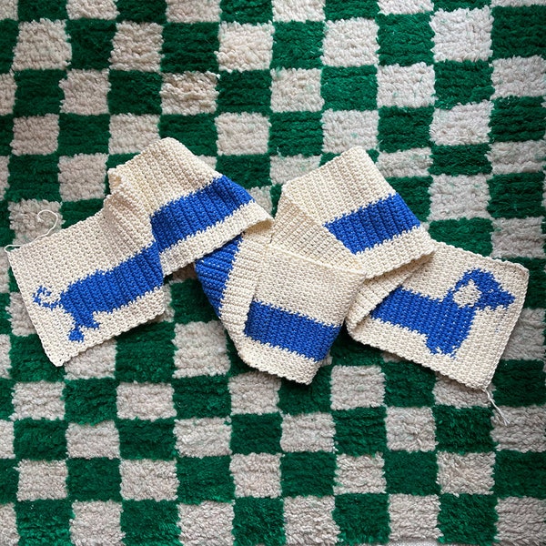 Sausage Dog Scarf Crochet Pattern | Beginner Friendly Tapestry Project