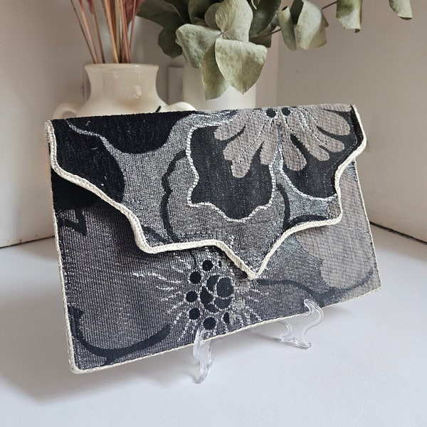 Pochette mariage noire bandoulière motifs fleurs idéale pour une soirée ou pour une cérémonie, cadeau chic femme, copine, amie