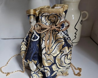 Bolso floral azul con bandolera, bolso de tela reciclada, bolso tipo cubo con estampado de flores, bolso tipo cubo de tela de ceremonia