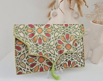 Pochette mariage verte et rouge motif zellige en tissu idéale pour une cérémonie ou une soirée, cadeau pour sa sœur, maman ou meilleure amie