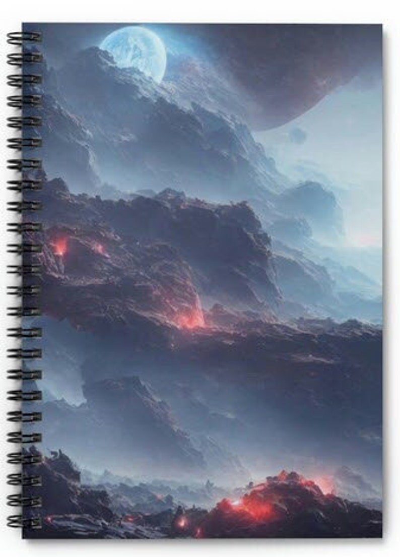 Puede incluir: Una pintura digital de un paisaje rocoso y monta&ntilde;oso con una luna azul en el fondo. Las monta&ntilde;as son de color gris oscuro y hay &aacute;reas rojas brillantes en los lados de las monta&ntilde;as.