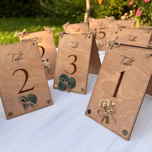 Numeri da tavolo per matrimonio in legno di eucalipto e fiori, numeri da tavolo rustici per matrimonio in legno, 100% legno di betulla bifacciale 4x6''