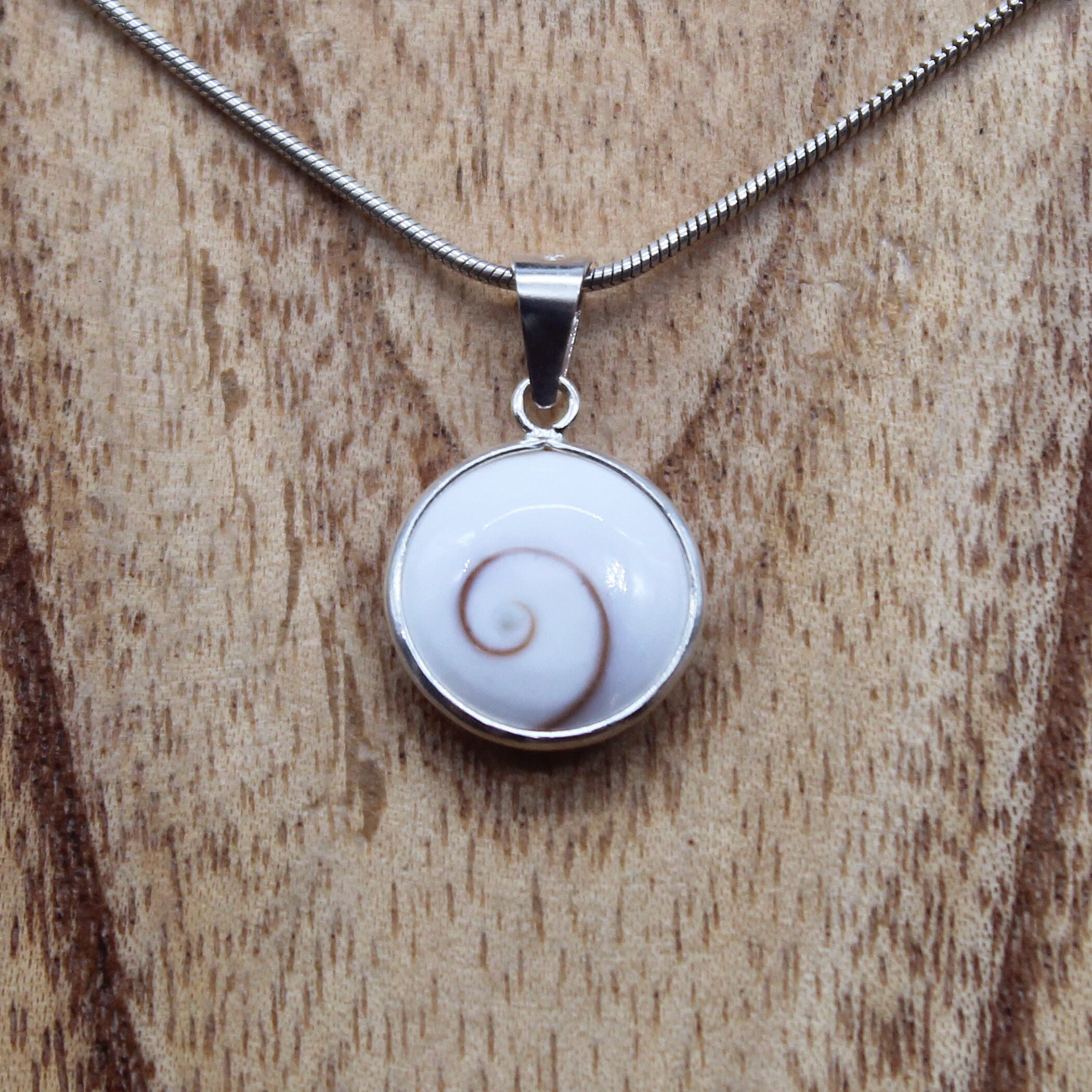 Planetys - Colgante Redondo Ojo De Santa Lucia Shiva Plata De