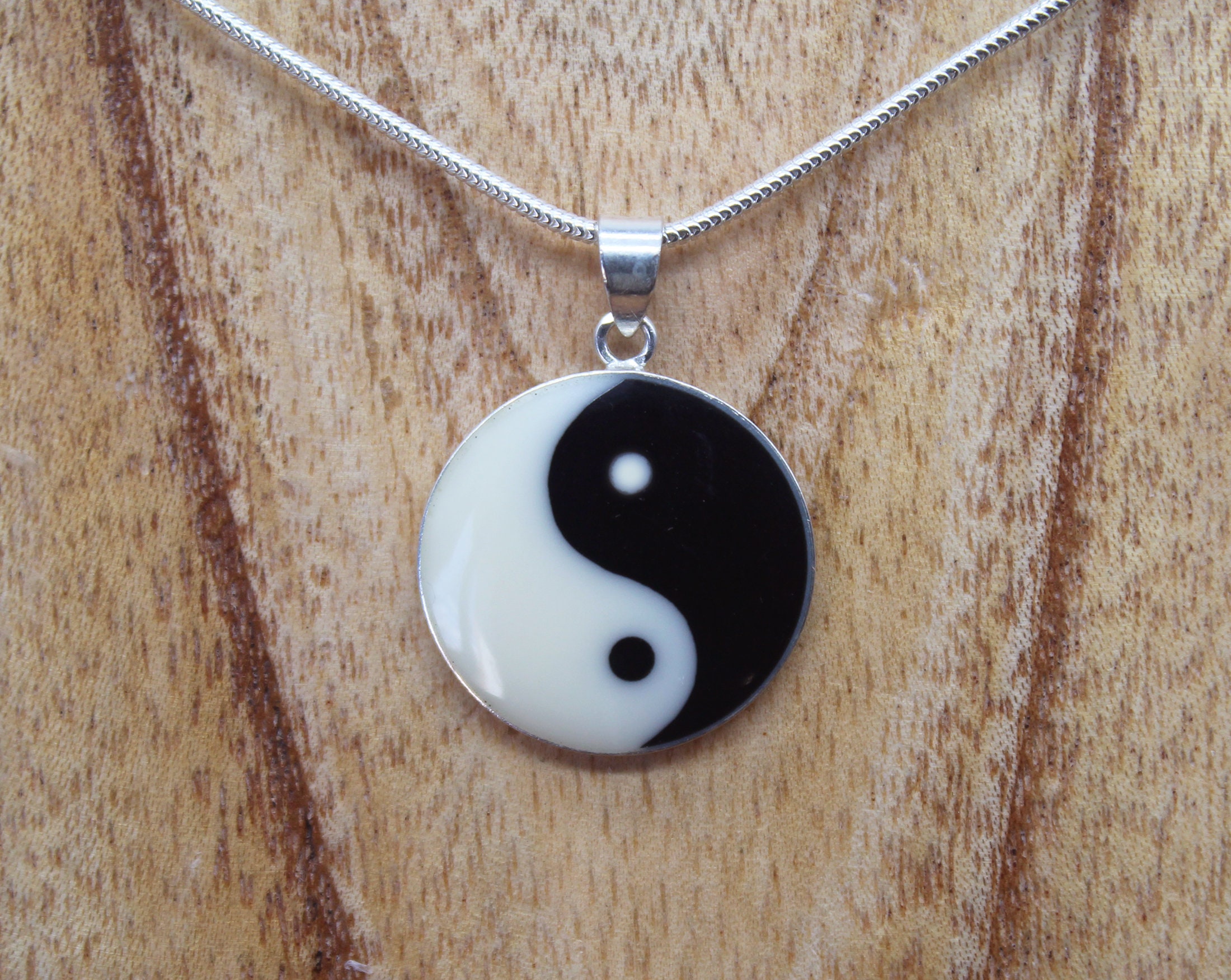 Pendentif Yin Yang Argent 925 - Collier Spirituel Unisexe (chaîne Incluse Ou Non ?)
