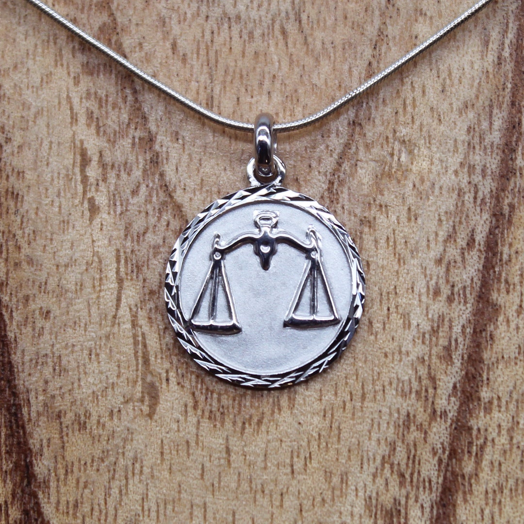Collier avec Pendentif Gravé en Argent - Signe Astrologique Balance
