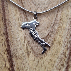 Carte d'Italie, Collier en Argent, Pendentif Géographique, Chaîne Serpent, Souvenirs de Vacances, Cadeau Petite Amie, Bijoux Minimalistes