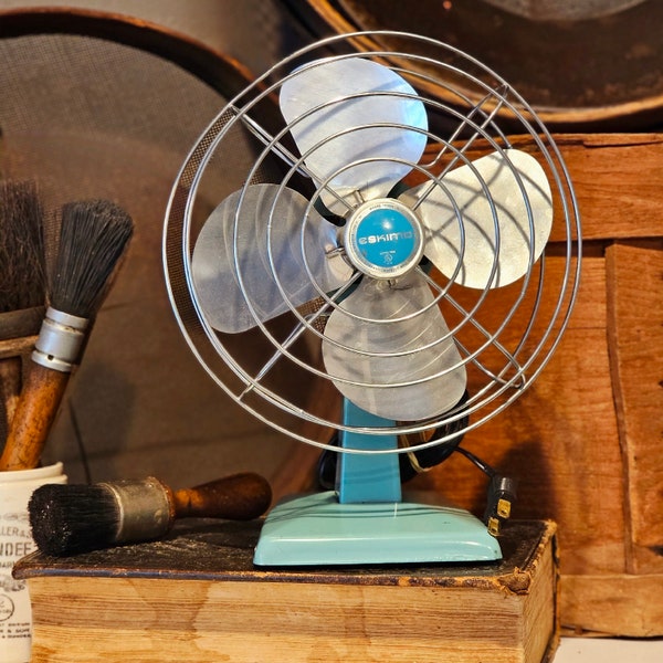 Vintage Teal Colored Eskimo Electric Desk Fan / Working Fan