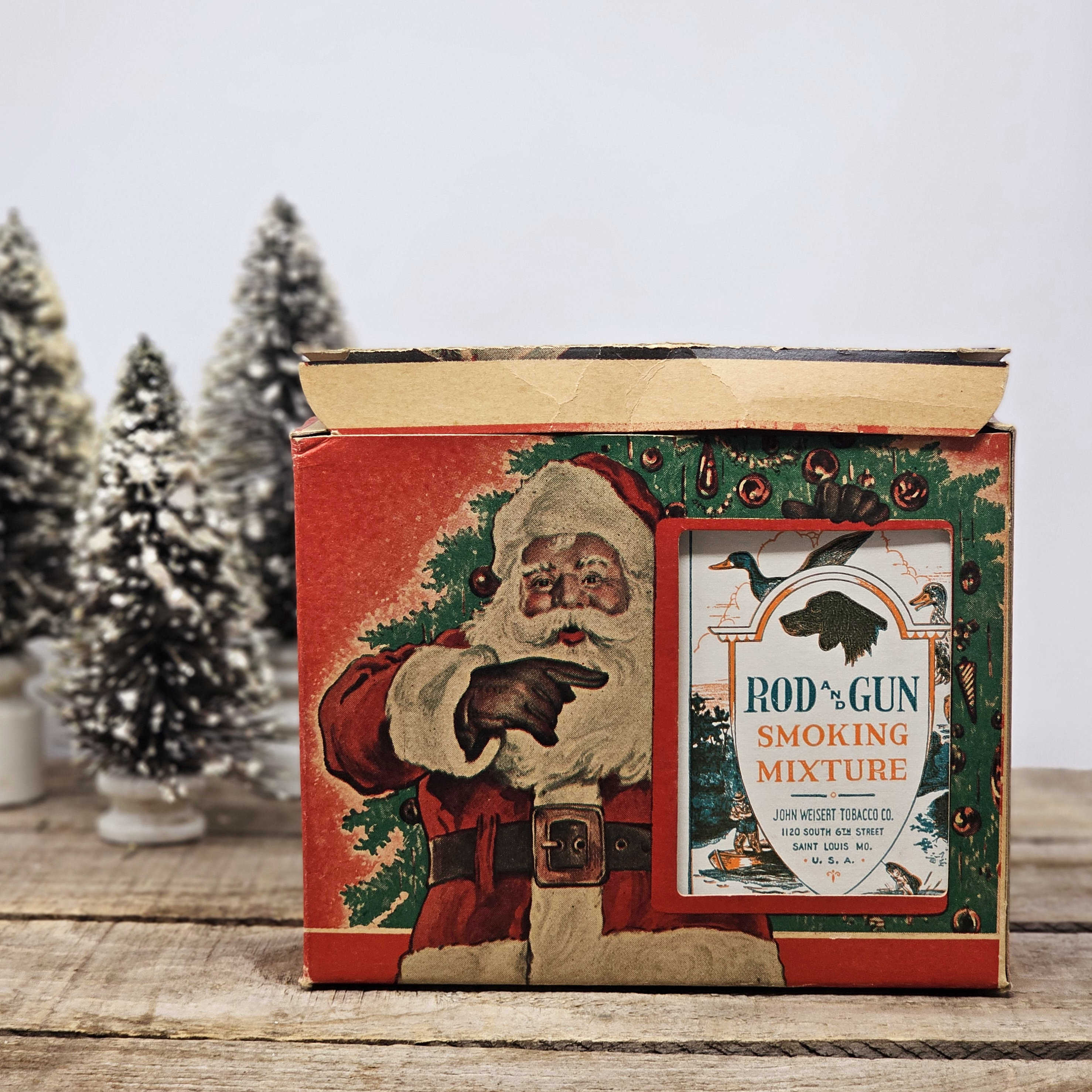 RARE Rod and Gun 1940s Santa Claus CHRISTMAS Tobacco Box / Complete Dog  Version