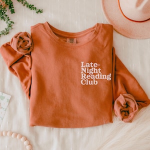 Comfort Colors Sweatshirt for Book Lover Crewneck, Sweatshirt for Reader, Gift for Book Lover, Funny Bookish Sweatshirt, Bookworm Gift Ideas