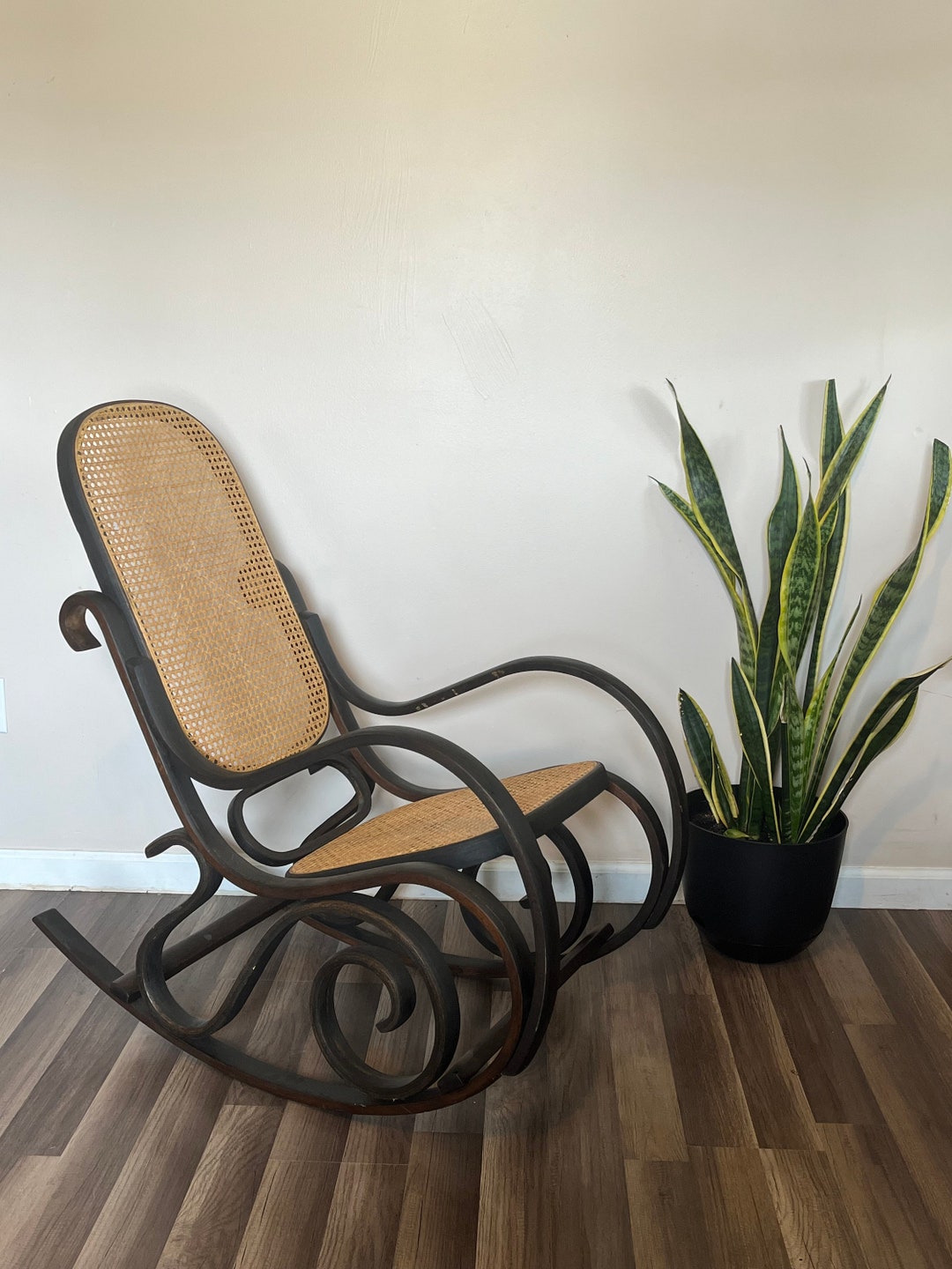 Vintage ROCKING CHAIR MCM Thronet Style Bentwood Rocker Boho Home Décor ...