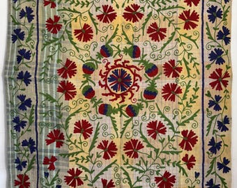 Suzani Kantha Hand bestickte Tagesdecke, Decke Quilt Wohnkultur Styling
