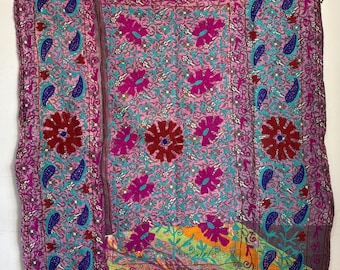 Suzani Kantha Hand bestickte Tagesdecke, Decke Quilt Wohnkultur Styling