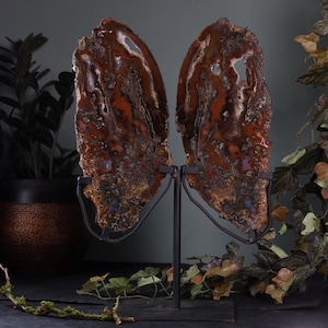 Large agate slice on metal stand 5.9 kg | Fine natural stone decoration | Crystal sculpture | Hand-picked minerals | Elegant home accessories