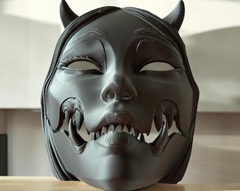 MASQUE KUCHISAKE, dents pointues - Art japonais unique, masque japonais noir