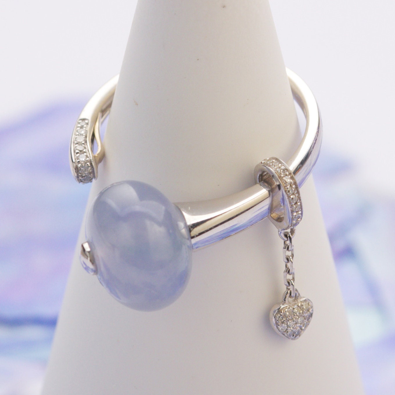 Anello e pendente in giada lavanda in oro bianco 18k (PJA00334) - Italia