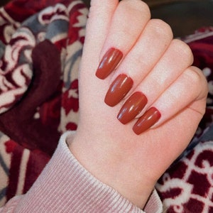 Maroon Coffin Shaped 24 Piece Nail Set