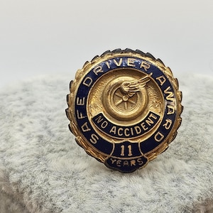 Vintage Safe Driver Award, No Accidents in 11 Years, Winged Tire Design*