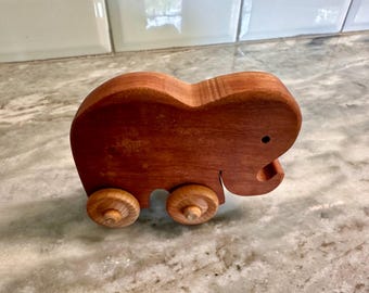 Elefante de madera para tirar / Decoración Montessori para habitación infantil hecha a mano