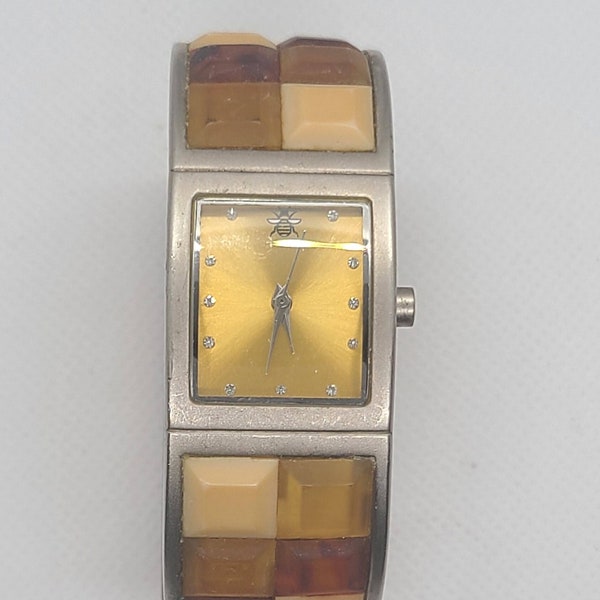 Bee-friendly Bangle watch