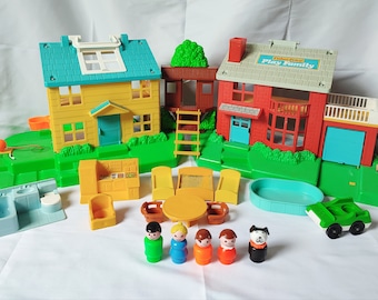Vintage Fisher Price Little People Neighborhood #2551,  made in UK (1989)