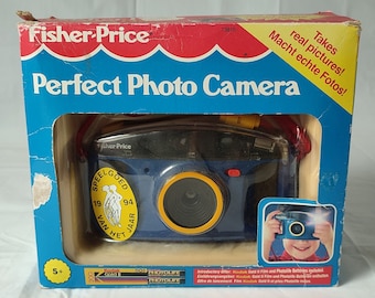 Vintage Fisher Price Perfect Shot Photo 110 Camera #3815 with original box (1994)