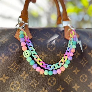 Pastel beaded purse charm with smiley face and lightning bolt | cute purse strap | kawaii purse jewelry | trendy y2k style, 90s aesthetic
