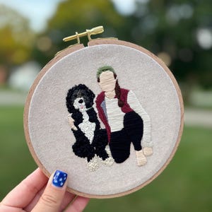 Custom Hand Embroidered Faceless Family Portrait | Anniversary Gift afbeelding 16