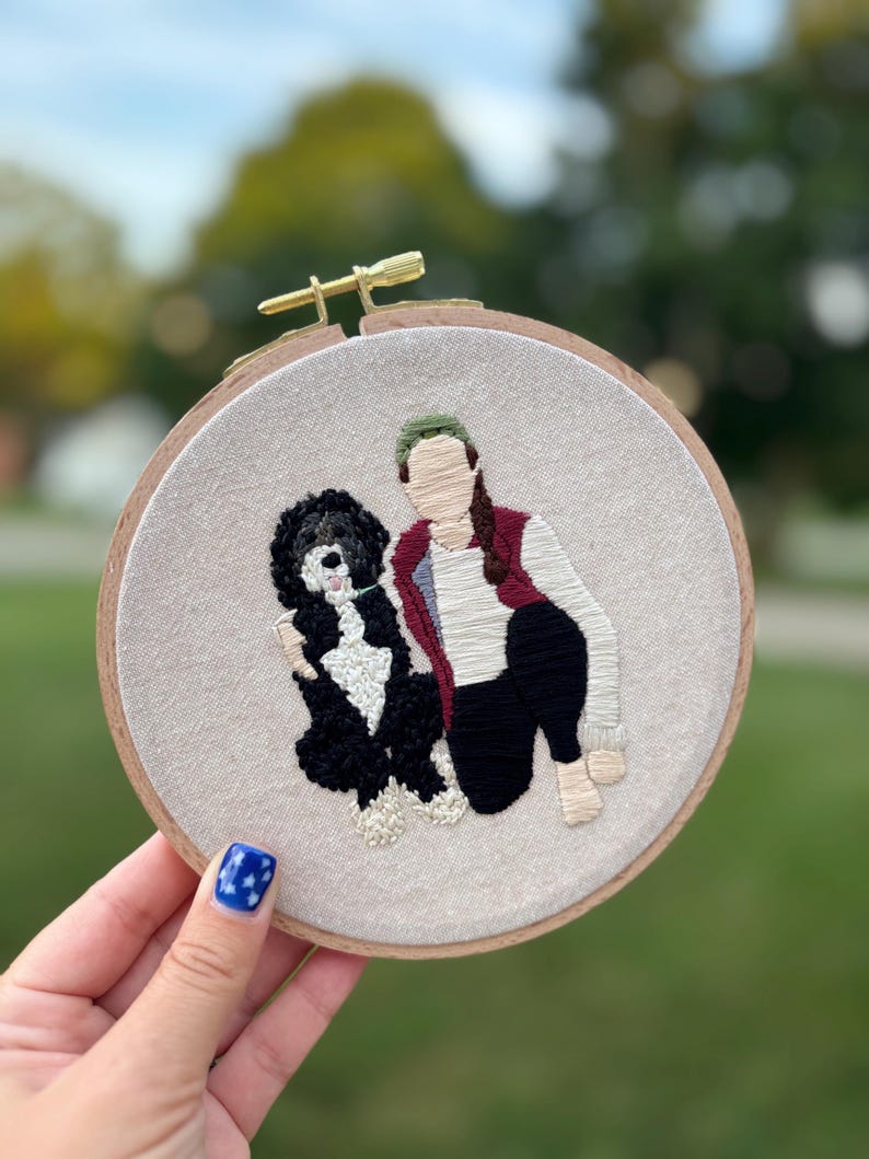 Custom Hand Embroidered Faceless Family Portrait | Anniversary Gift afbeelding 16