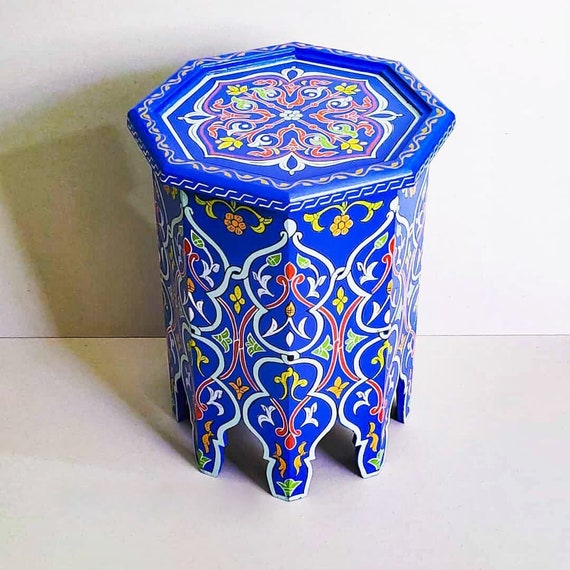 手描きのモロッコ風ブルーウッドサイドテーブル：ボヘミアン風