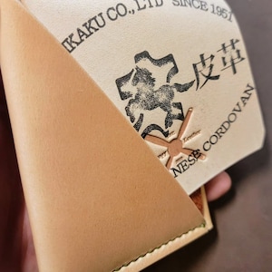 Cartera minimalista personalizada de cordobán con conchas japonesas, cartera de cuero hecha a mano, cartera para hombre, cartera para mujer, propiedad de veteranos