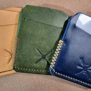 Immelmann, billetera minimalista personalizada, billetera de cuero hecha a mano, billetera para hombre, propiedad de veteranos