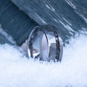 Black Meteorite Silver Hammered Multi-Faceted Tungsten Ring - 8mm - Unisex/Men