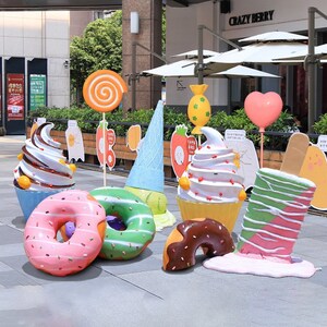 Handgefertigte große Desserts Eis Donut Makrone Fake Food Modell / Skulptur für Restaurant / Food Truck / Einkaufs kaufen versandkostenfrei