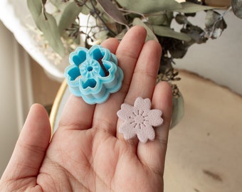 Ciondolo con fiori di ciliegio / taglierina per argilla floreale, taglierina per argilla boho floreale, taglierina per argilla con petali in rilievo