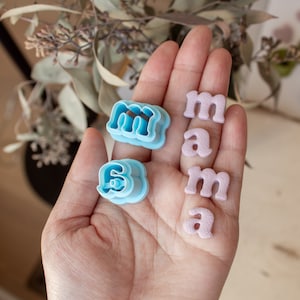 Mama Polymer Clay Cutter Letters / letras de burbujas minúsculas retro, cortadores de arcilla del Día de la Madre, pendientes de mamá