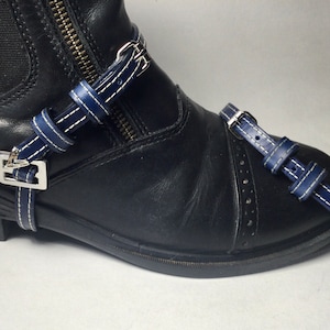 Navy Leather Spur Straps with White Stitching