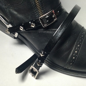 Black Patent Leather Spur Straps