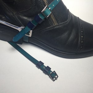 Teal Green Spur Straps with Navy Patent Leather Keepers