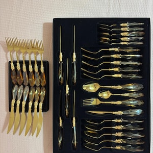 Golden Titan Besteck Set: 36 Teiliges Luxus Besteck aus Edelstahl