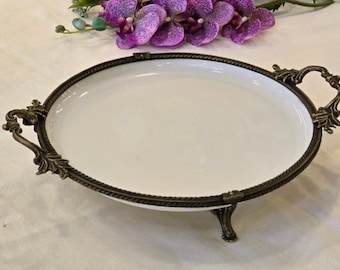 Vintage servies van porselein en metaal | Elegante taartvorm